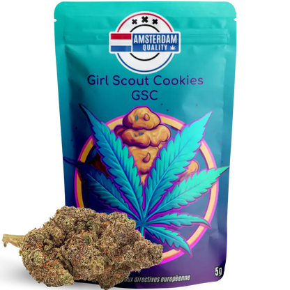 Sachet de 5g de fleurs CBD Girl Scout Cookies (GSC) de la marque Amsterdam Quality. Variété gourmande aux notes sucrées et terreuses, issue d’une culture indoor. Riche en CBD, avec un taux de THC légal.