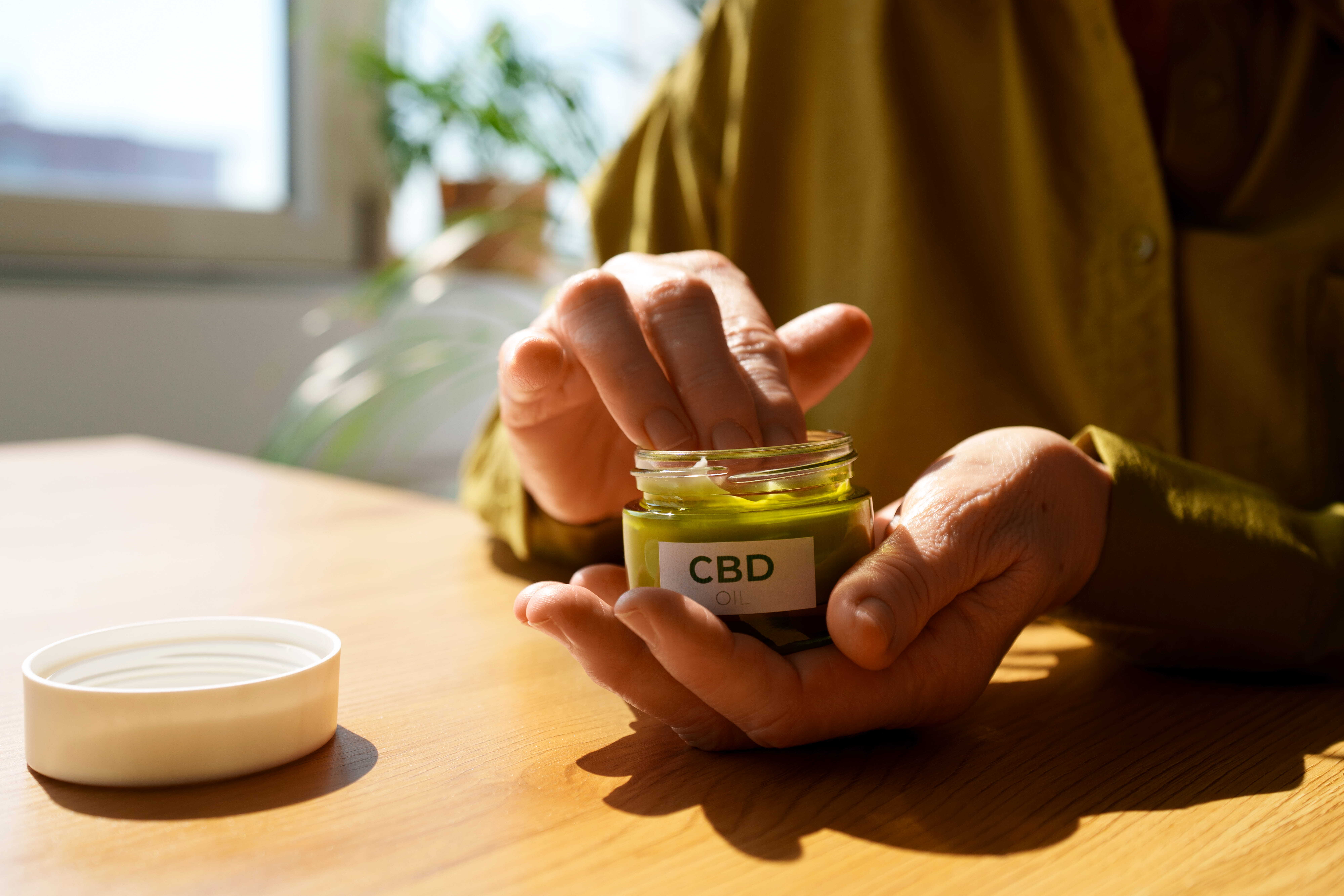 concentres-cbd-wax-crumble-moon-rock